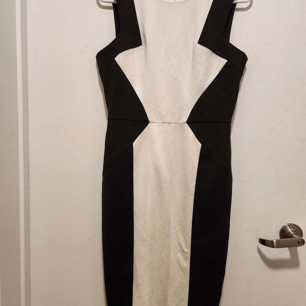 BCBGMaxAzria Black and White Geometric Midi Dress 06 Vinage Cocktail Dress Retro